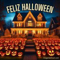 Casa Iluminada Entre Calabazas De Halloween